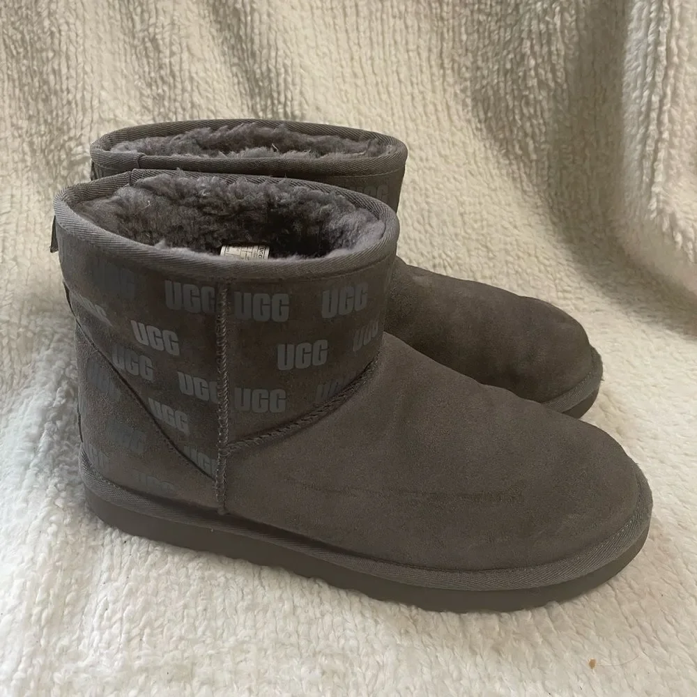 UGG Men’s Classic Mini II UGG Print Gray suede Boots  logo rubberized print SZ10